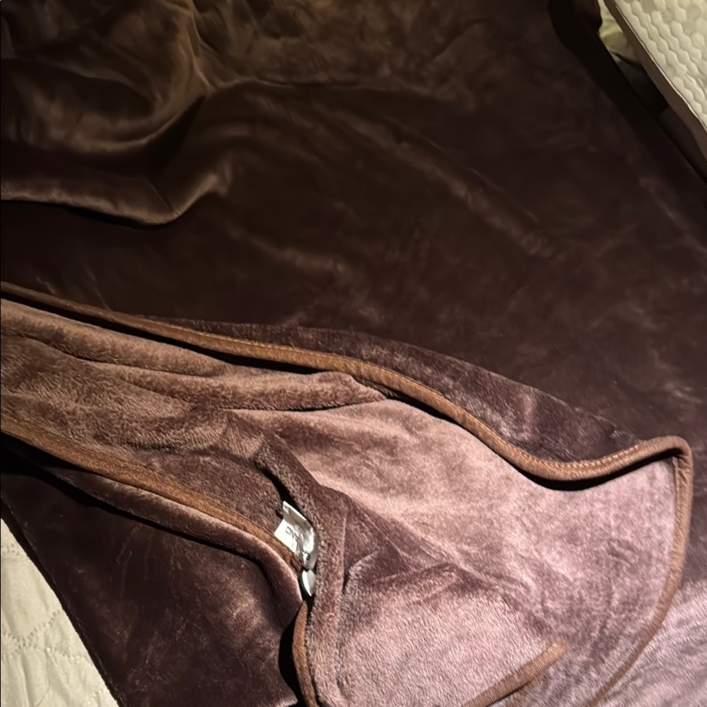 Plush Brown Velvet Throw